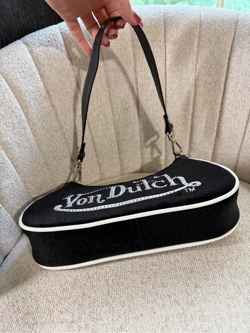 Von Dutch Black Velvet Mini Shoulder Bag with White Trim - Picture 7 of 8